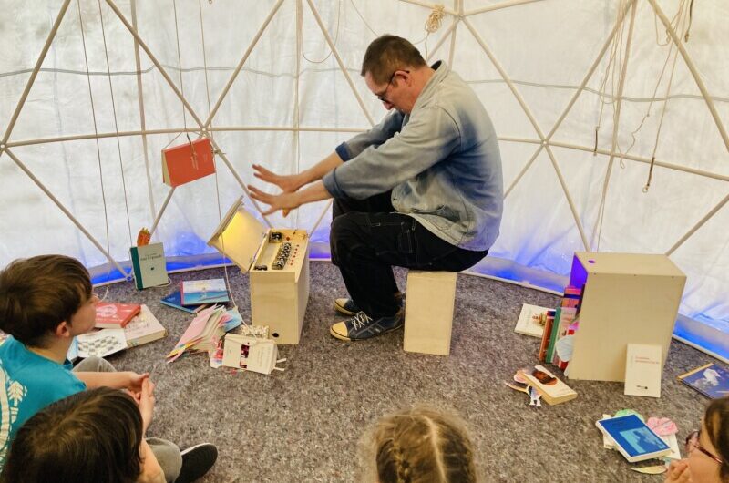 Spectacle | Parce que les vers n’ont pas besoin de pieds pour s’envoler | Mercredi 4 mars à 10h30, 11h30, 15h et 17h30 | Centre Culturel Perenn | Cléguérec