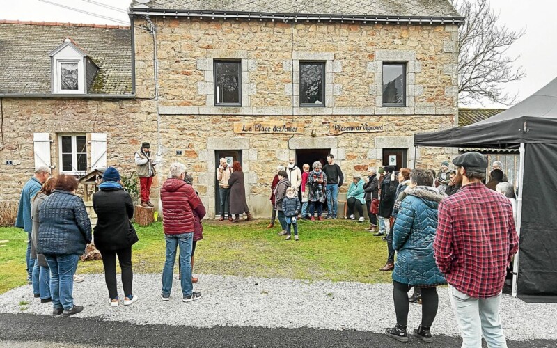 Dernier dimanche du mois : 26 avril à 12h30 repas partagé à La Place des Ami.e.s – Botcanou à Glomel
